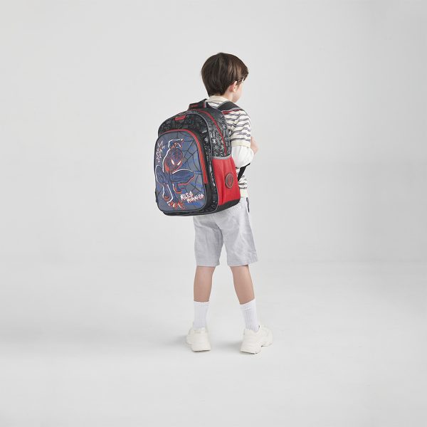 Mochila escolar para niño Miles Morales by Chenson color negro duradera