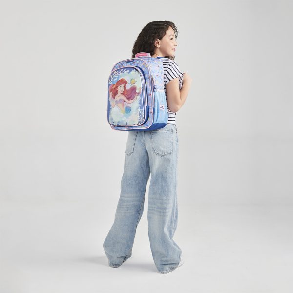 Mochila escolar para niña Princesas by Chenson azul con amplio compartimento